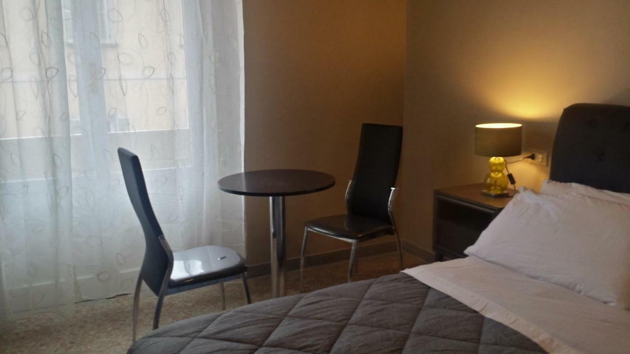 B&B Scalinata Leopardi Ascoli Piceno Buitenkant foto